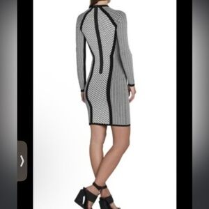 BCBGMaxAzria like new M bandage dress with long zipper on the back super stylish